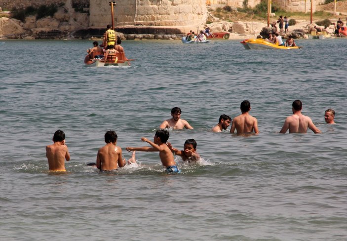 Mersin'de deniz sezonu açıldı