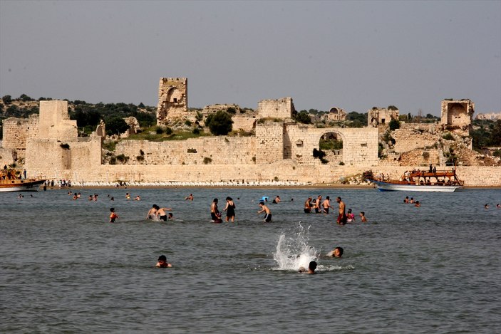 Mersin'de deniz sezonu açıldı