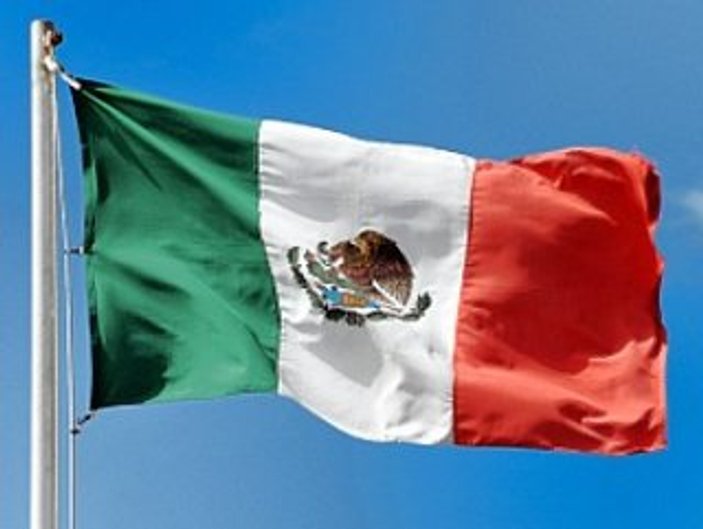Meksika'da gazetecileri soydular