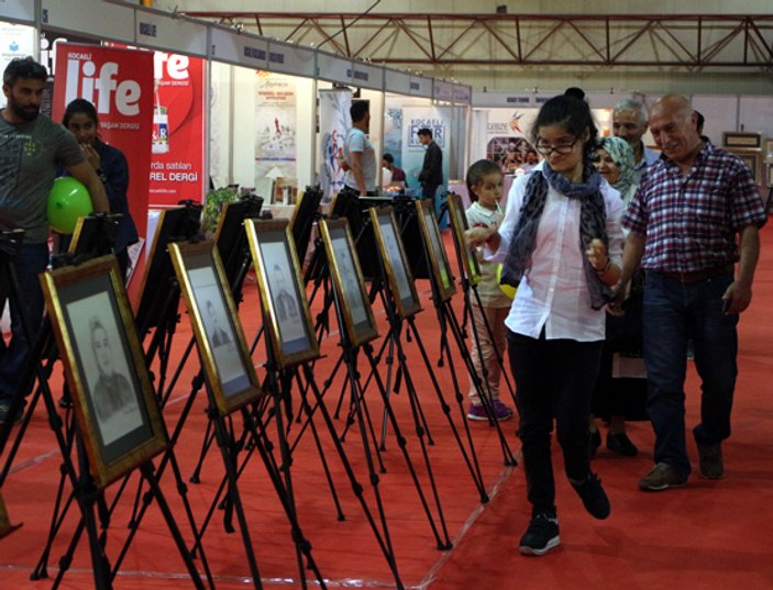 Erdoğan'ın portresini çizen Gülşah sergi açtı