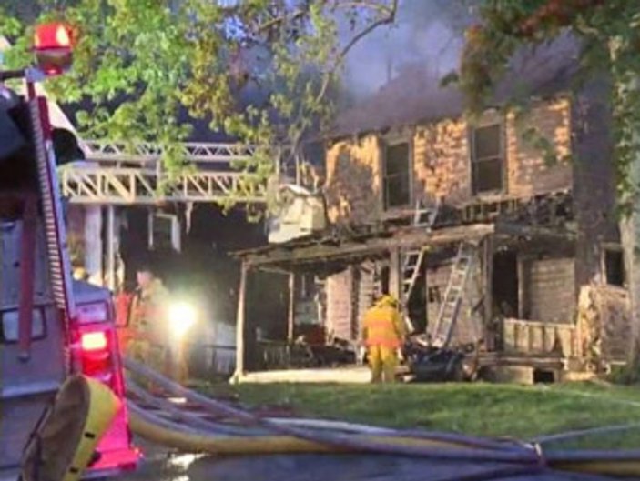 ABD'de ev yangını: 7 ölü