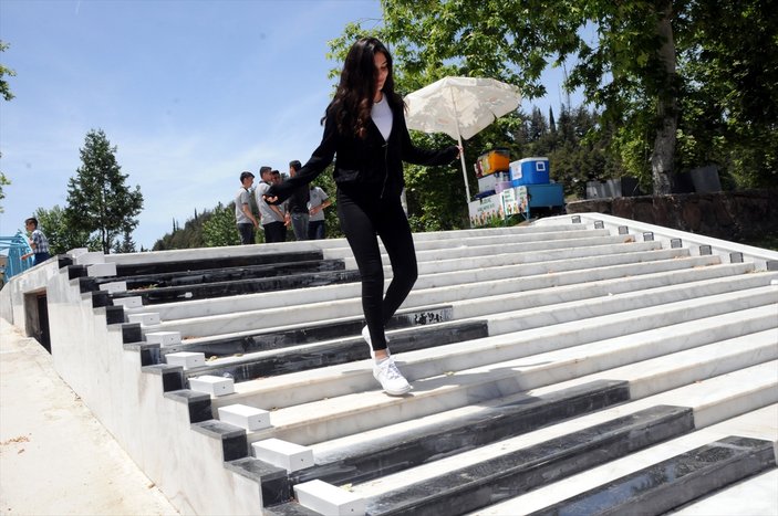 Osmaniye'de merdivenlere piyano tuşu yerleştirildi