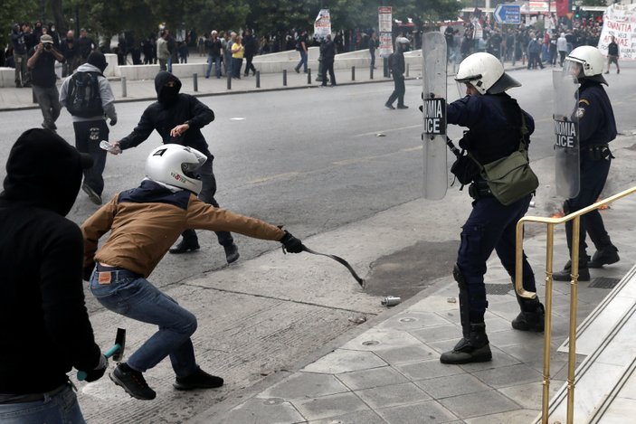 Yunanistan'da kemer sıkma protestosu