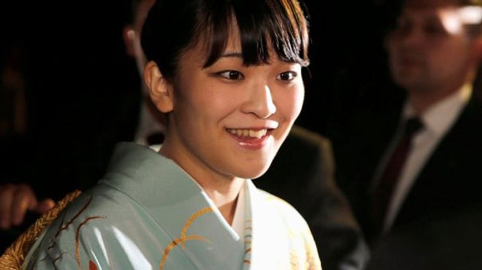 Japon prenses evlenmek için unvanından vazgeçti