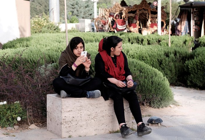 Tahran'da parklarda ücretsiz internet