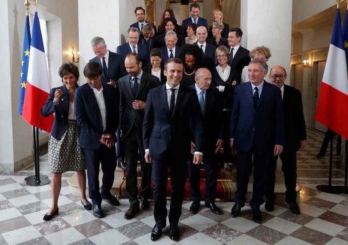 Macron kabineyle ilk toplantısını yaptı