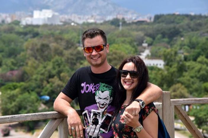 Gelin ve damat mutluluğa uçtu