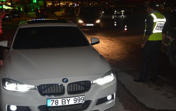 Karabük'te sis lambaları kullanan sürücülere ceza