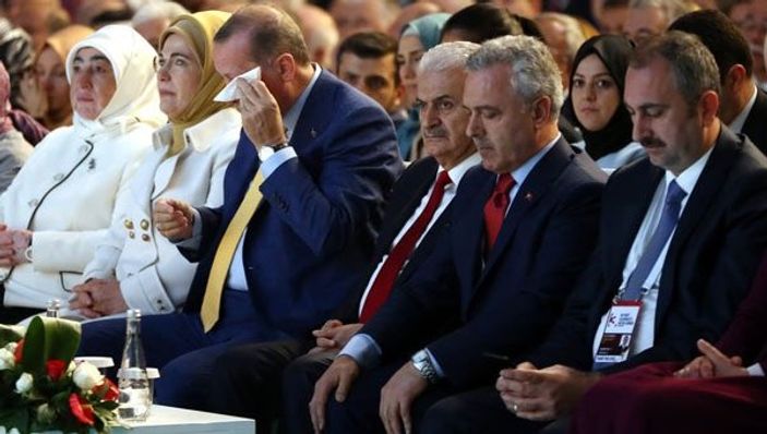 Erdoğan gözyaşlarına boğuldu