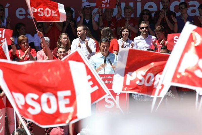 İspanya’da muhalefet lider olarak Pedro Sanchez