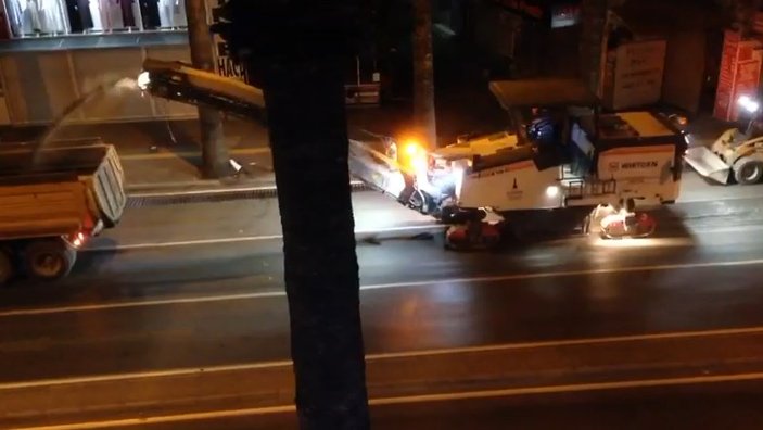 İzmirli belediye çöken yolu kazalardan sonra düzeltti