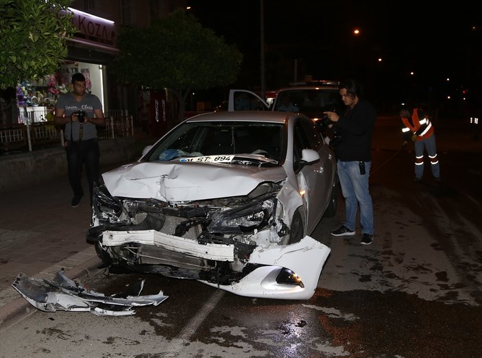 Adana'da evli çifti trafik kazası ayırdı