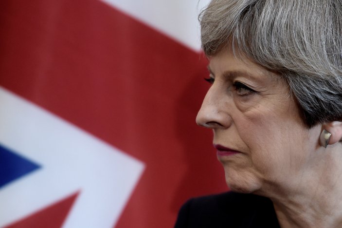 Theresa May'den terörle mücadelede sosyal medya uyarısı