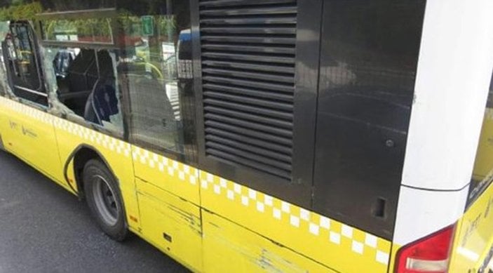 Metrobüs bariyerlere çarptı, 6 yolcu yaralandı