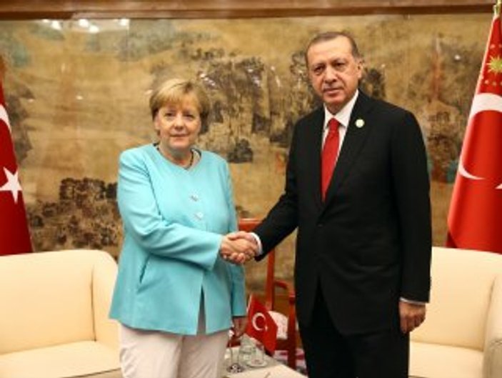 Cumhurbaşkanı Erdoğan Merkel'le görüşmesini anlattı