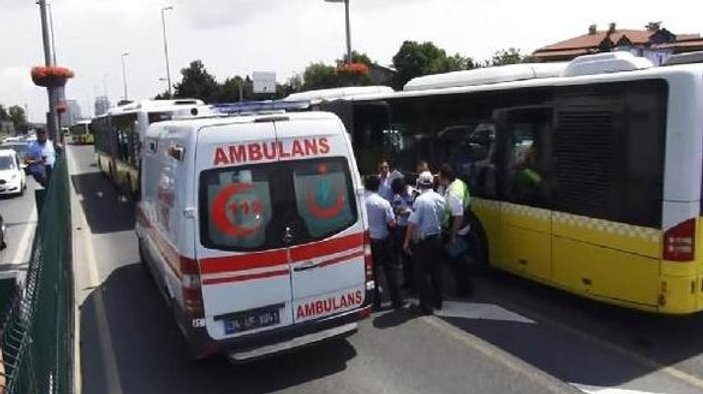 Metrobüs bariyerlere çarptı, 6 yolcu yaralandı