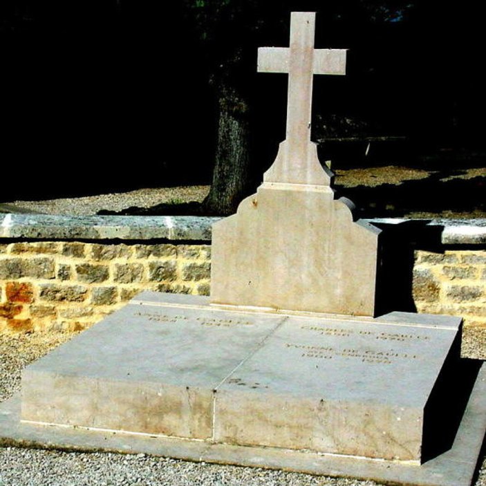Fransa'da De Gaulle'ün mezarına saldırı