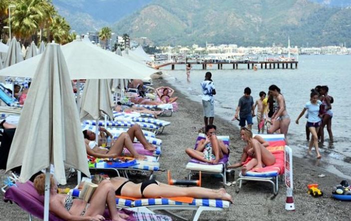 Marmaris sahilleri turistlere kaldı