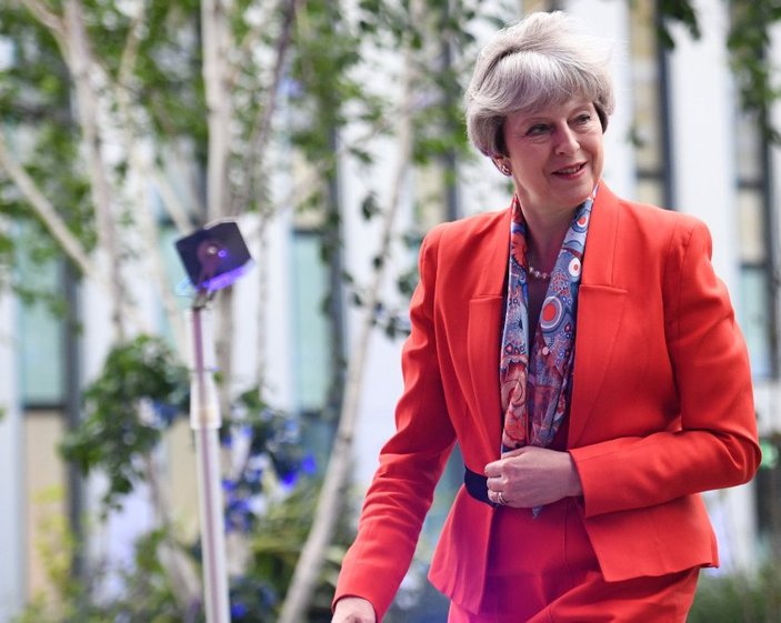 İngiltere'de muhalefet, Başbakan May ile arayı kapatıyor
