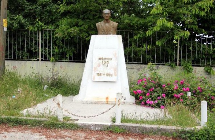 Zonguldak'taki Atatürk büstünün bakımsızlığına tepki
