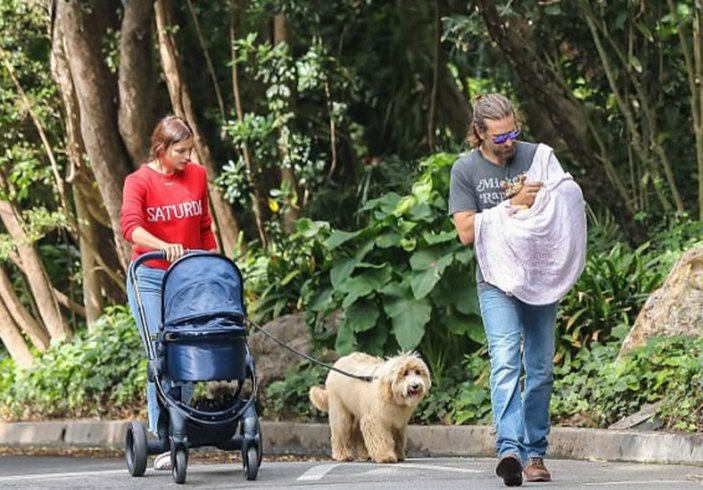İrina Shayk ve Bradley Cooper bebekleriyle görüntülendi