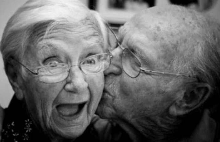 Evli insanlar daha uzun yaşıyor