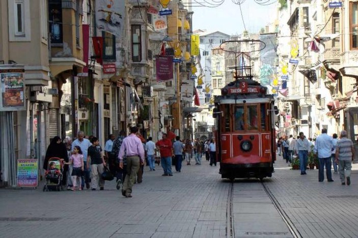 İstanbul'un ünlü caddelerindeki dükkanlar boş kaldı