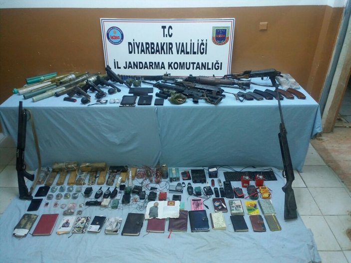 Diyarbakır'da PKK'ya ait 7 sığınak imha edildi