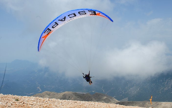 Yamaç paraşütü tutkunlarının gözdesi: Tahtalı Dağı