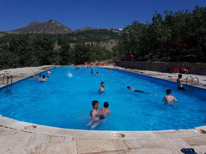 Hakkari Çukurca'da havuz sefası