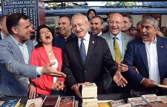 Kemal Kılıçdaroğlu 'Kitap Günleri'ni ziyaret etti