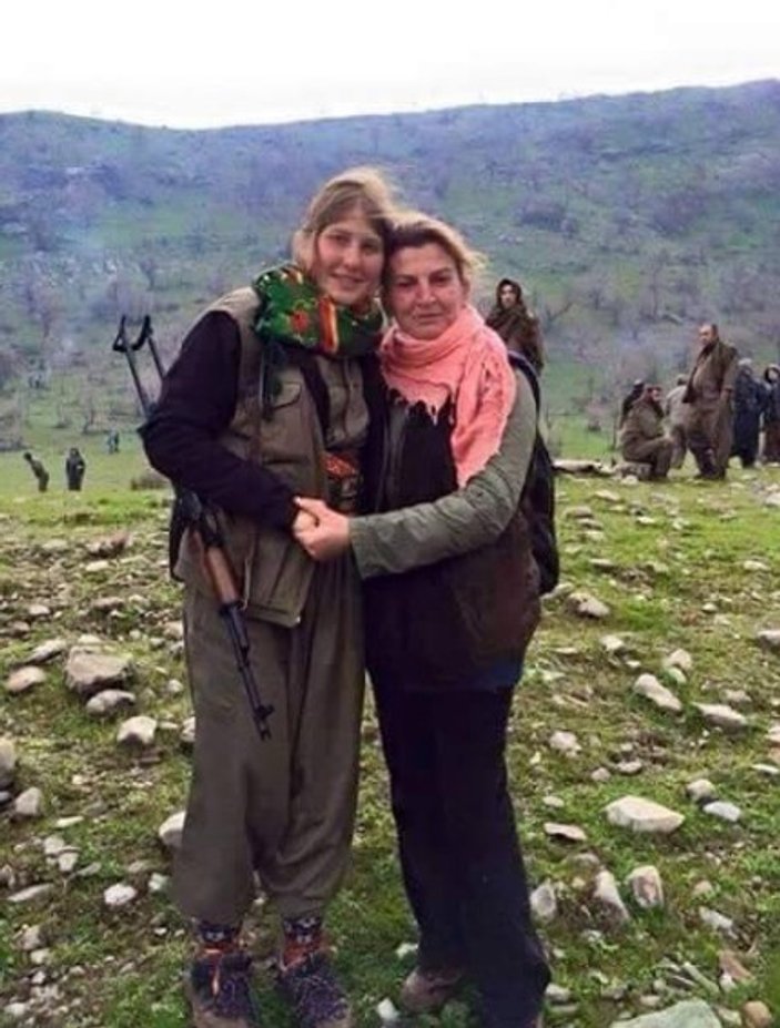 Kırmızı fularlı teröristin ailesi Kobani'de