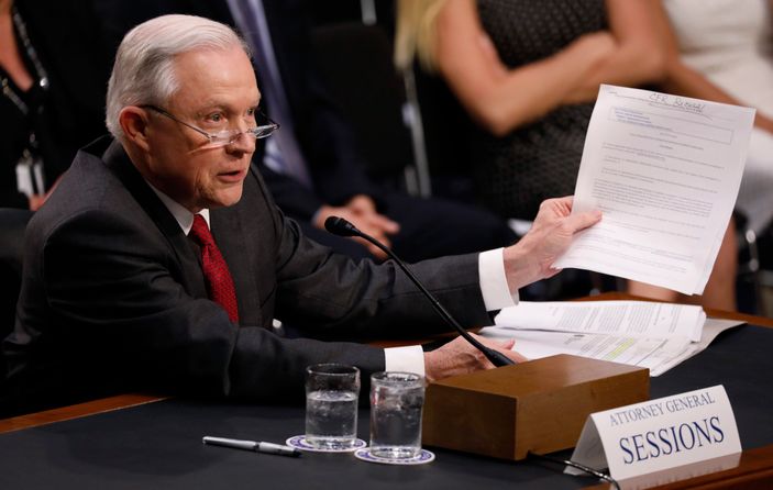 Sessions Rusya iddialarını reddetti