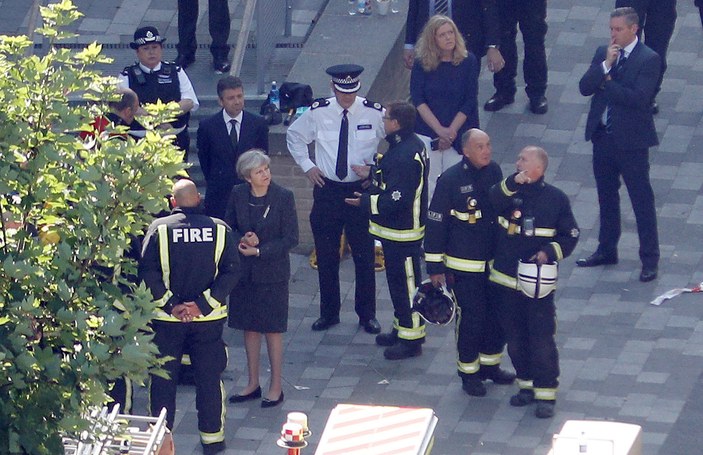 Londra'daki yangında ölenlerin sayısı yükseldi