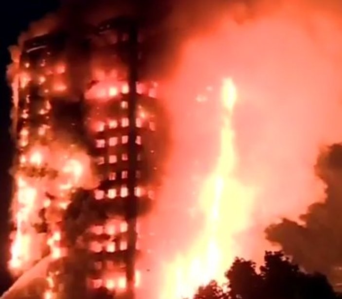 Londra'daki yangında ölenlerin sayısı yükseldi