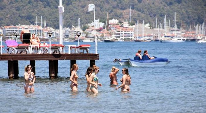 Marmaris'te sahiller doldu