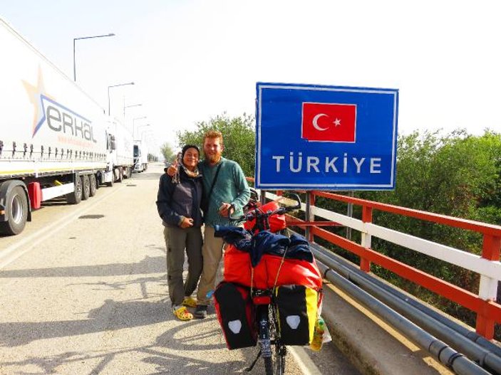 Dünya turundaki bisikletli çift Antalya'dan geçti
