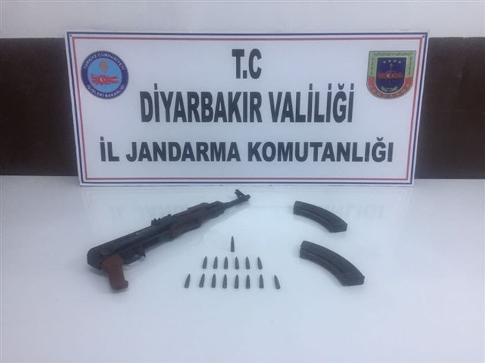 Diyarbakır'da 3 katlı sığınak ele geçirildi