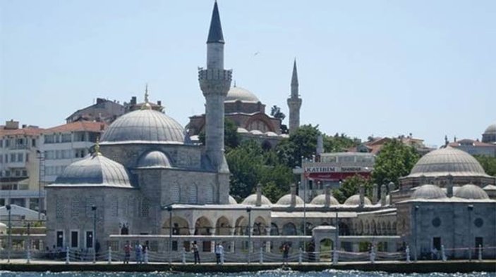 Şemsi Paşa Camisi önündeki çalışma durduruldu