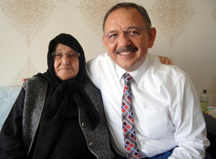 Bakan Özhaseki'nin annesi vefat etti