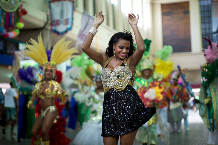 Brezilya'da belediyeler karnaval bütçesini kısıyor