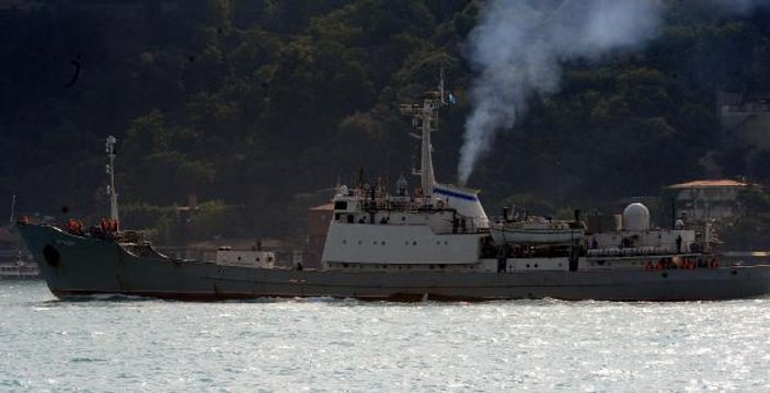 Rus istihbarat toplama gemisi İstanbul Boğazı'ndan geçti