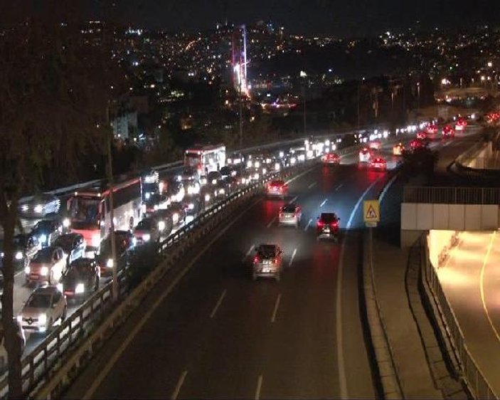 İstanbul'dan kaçış trafiği Kocaeli'ye dayandı