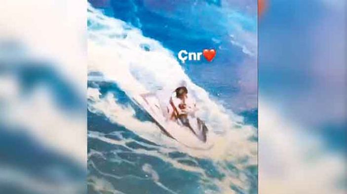 Asena Atalay 7 yaşındaki oğlunu jet-ski'ye bindirdi