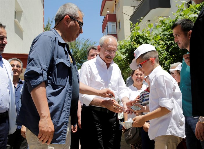 Kemal Kılıçdaroğlu Bolu'da vatandaşlarla bayramlaştı
