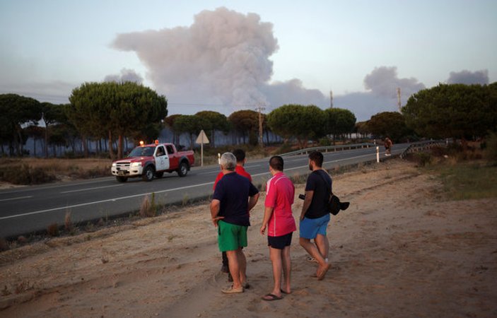 İspanya'da orman yangını: 2 bin kişi tahliye edildi