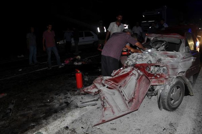 Adıyaman'da trafik kazası: 1 ölü 13 yaralı