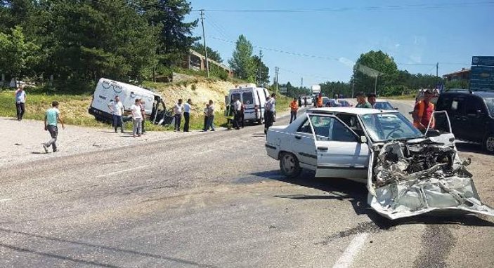 Kastamonu'da otomobil cenaze aracına çarptı: 1 ölü