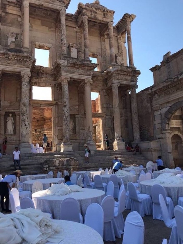 Nabi Avcı: Efes Antik Kenti'ne zarar verilmiyor