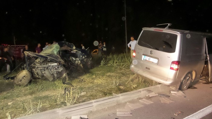 Afyonkarahisar'da trafik kazası: 4 ölü 3 yaralı